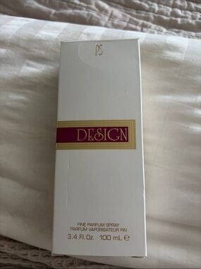 Design Fine Parfum Spray — White & Burgundy